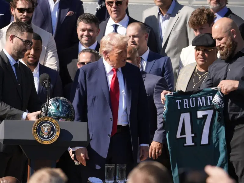 Jalen Hurts se ausenta de la visita de Eagles a la Casa Blanca