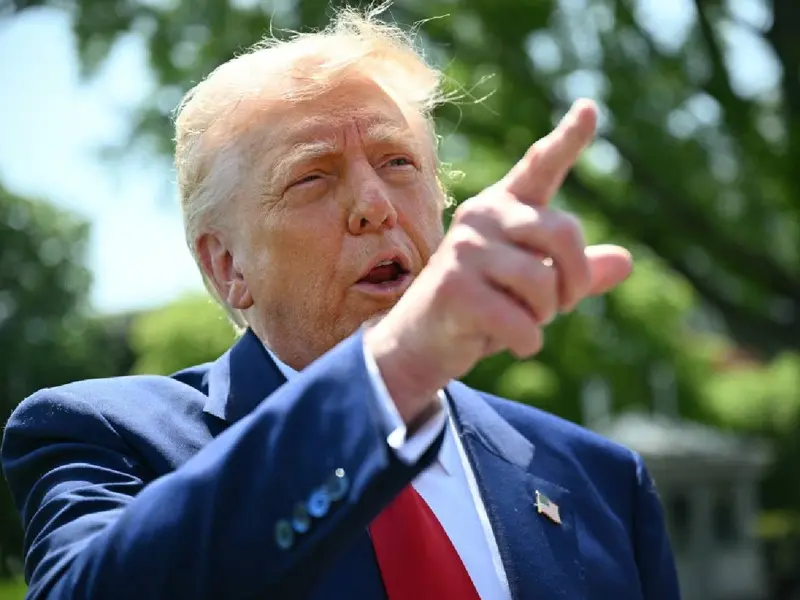 Trump firma decreto para aliviar aranceles al sector automotriz