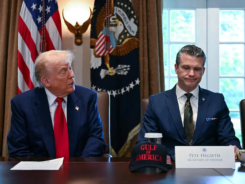 Economía de EU se contrae 0.3% y Trump culpa a Biden