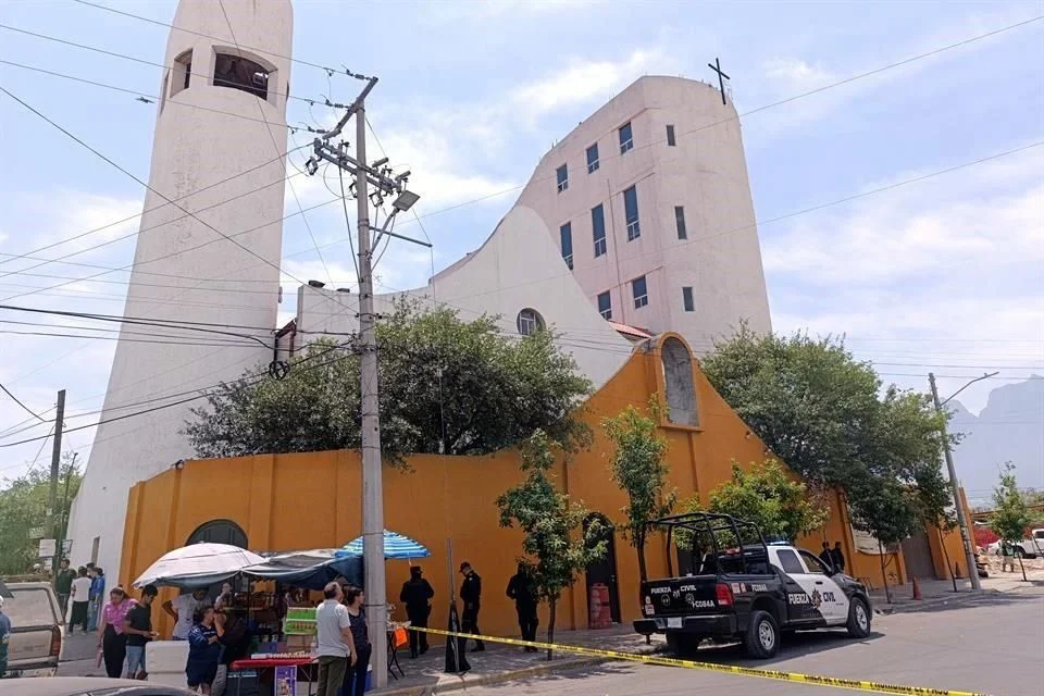 Hallan a joven ahorcada en parroquia