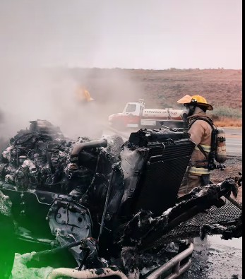 Arde tráiler en la Saltillo-Torreón