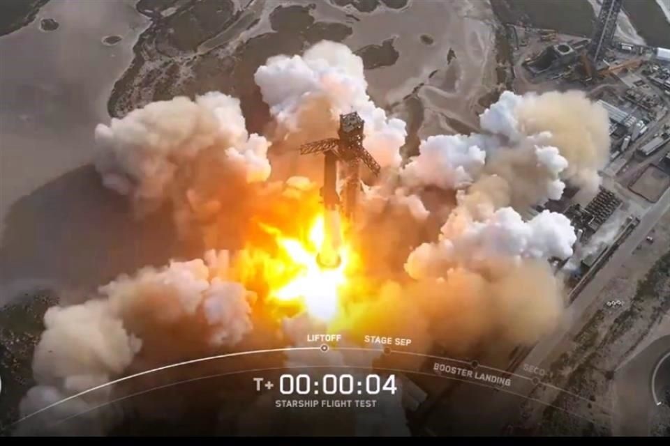 Despega Starship, pierde control y se desintegra