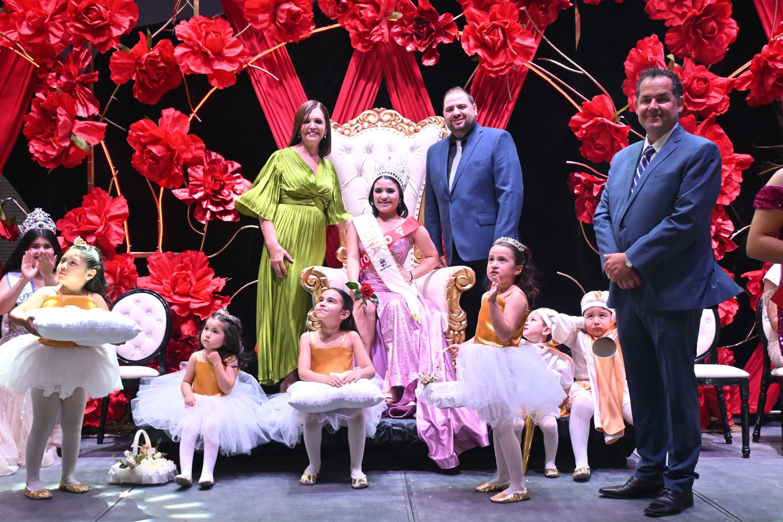 Corona Frontera a su Reina de la Primavera