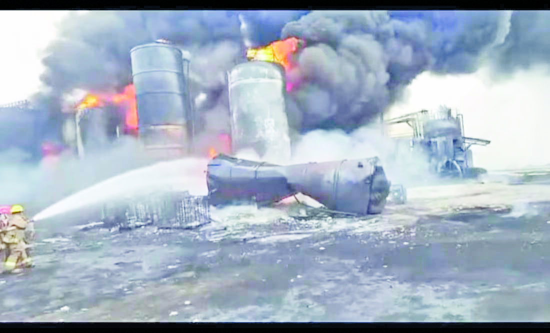 Se incendia empresa de hidrocarburos en NL