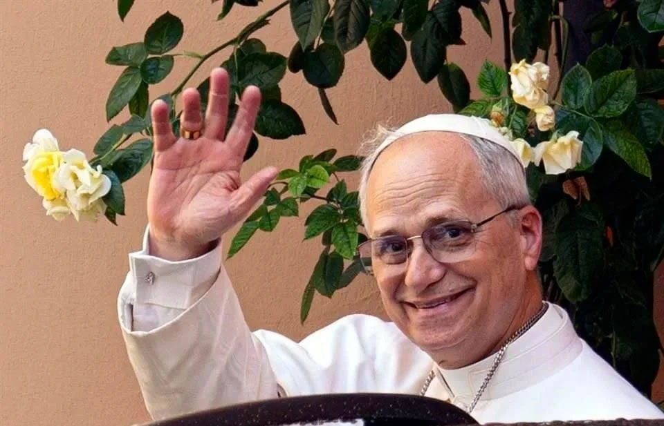 ¿Debe el Papa pagar al fisco del Tío Sam?