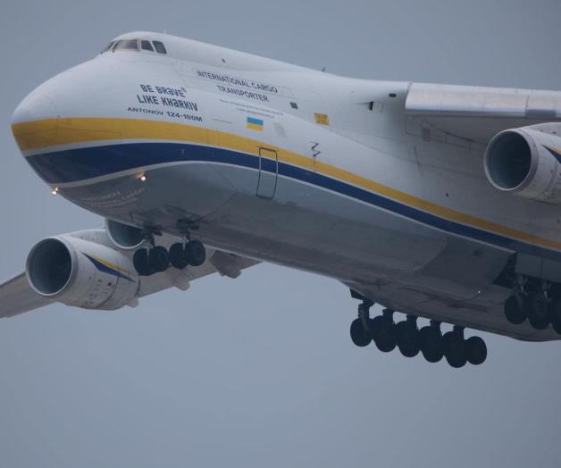 Aterriza en Monterrey uno de los aviones más grandes del mundo