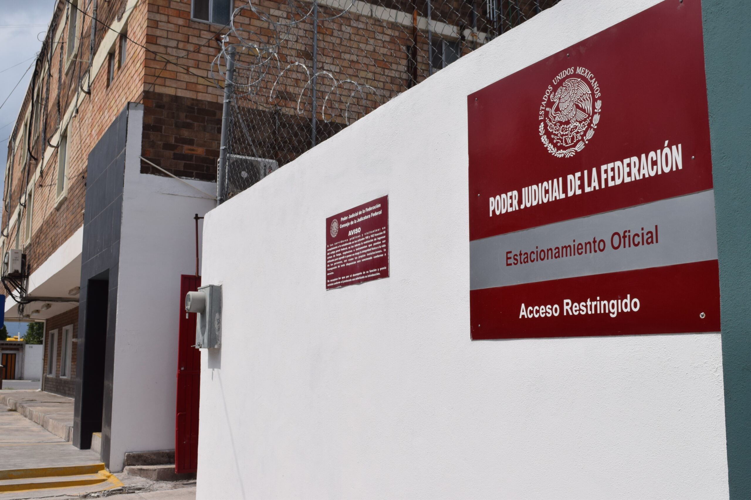 Busca Yuvicela con amparo le devuelvan su camioneta