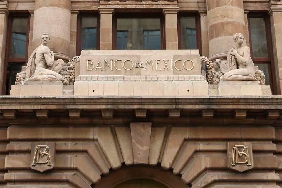 Desestima Sheinbaum recorte de Banxico al PIB