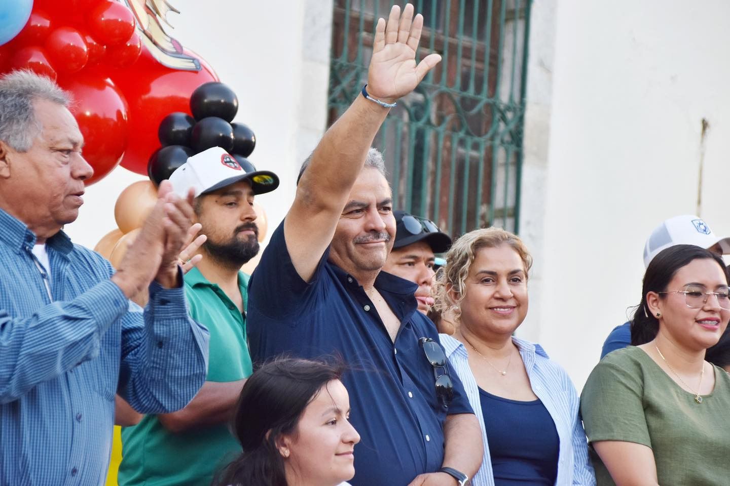 Celebran con desfile el día del estudiante