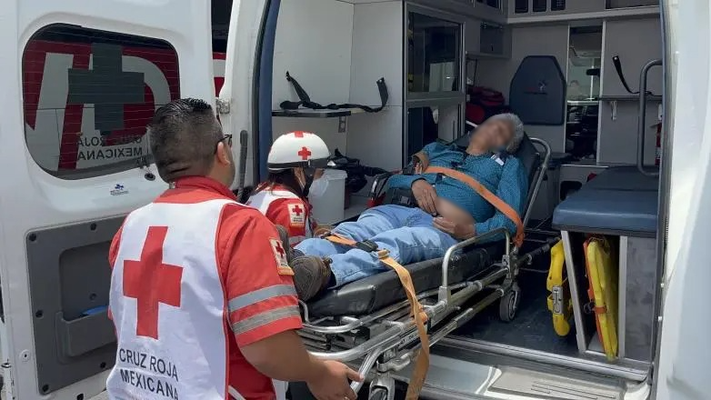 Sufre pasajero derrame cerebral en autobús