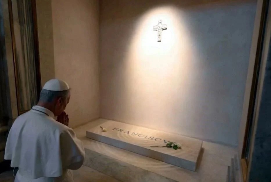 Visita Papa León XIV tumba de Francisco