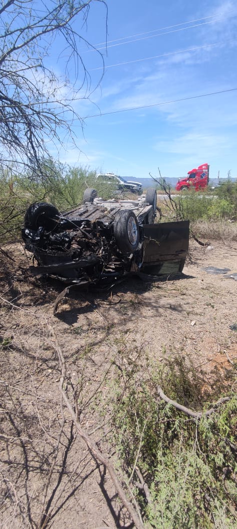 Iban al velorio de abuela sufren volcadura en la Y
