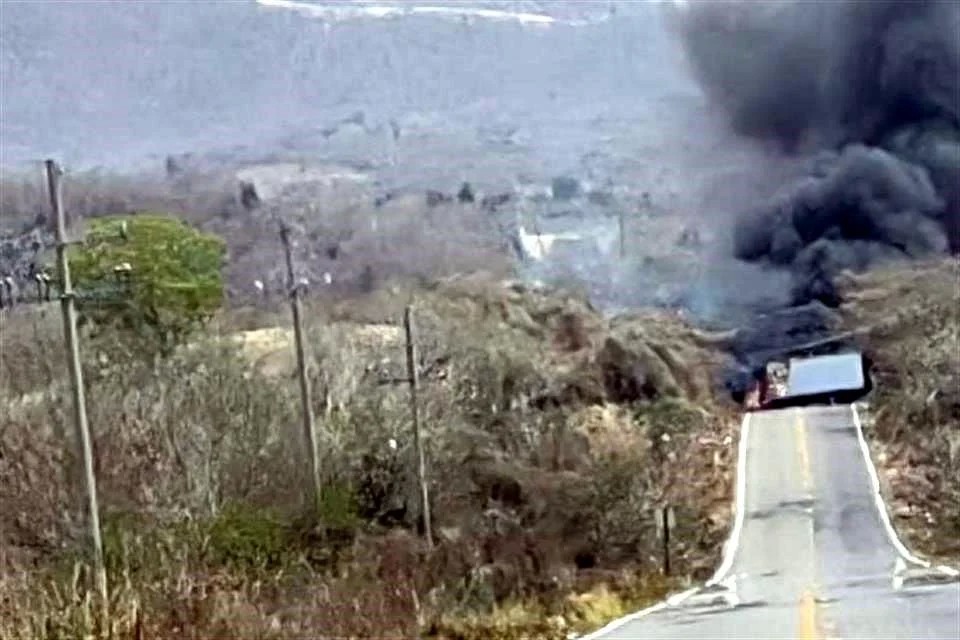 Bloqueos en Mazatlán movilizan a GN y ejercito