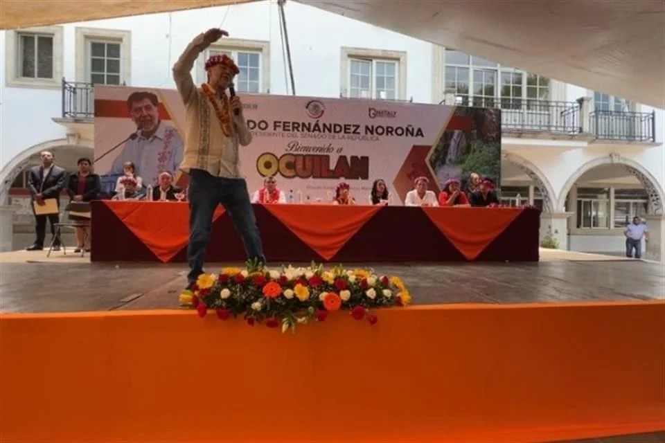 Se confronta Noroña a gritos con pobladores en Edomex