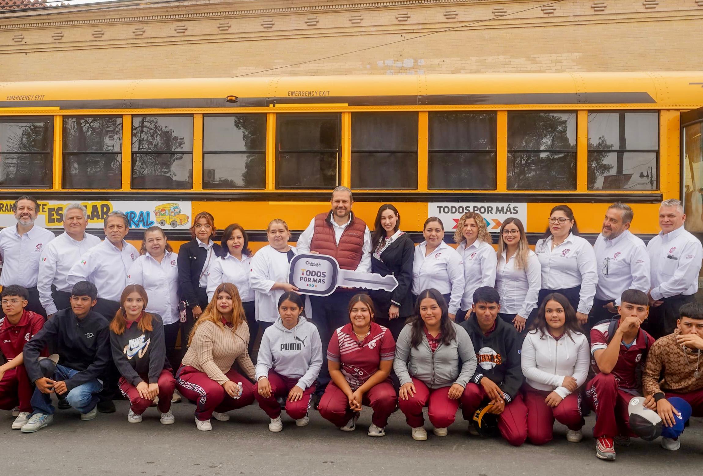 Brinda gobierno de Tomás movilidad a alumnos de escuelas rurales