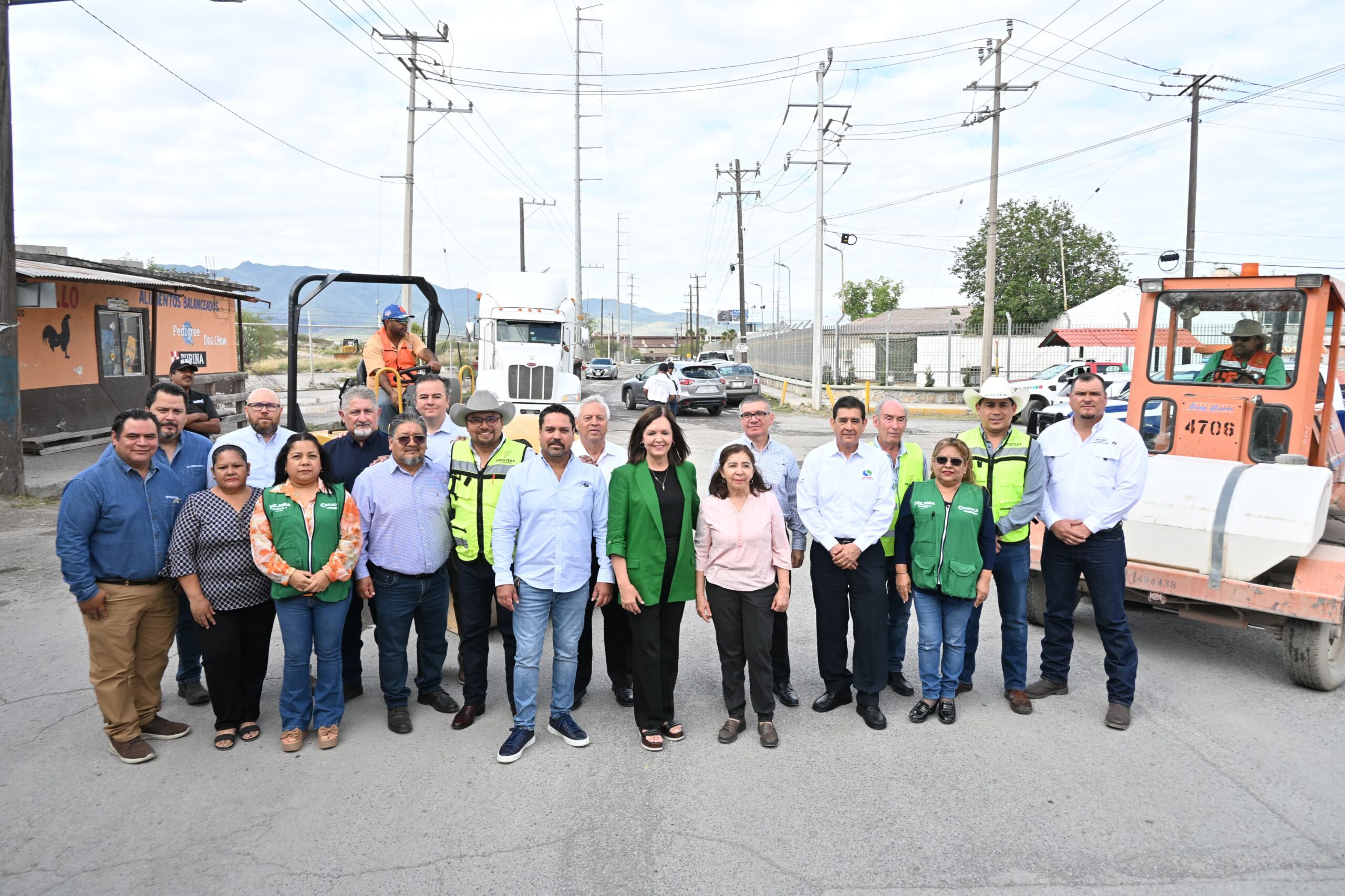 Arranca Sari Pérez recarpeteo en la colonia Guadalupe Borja