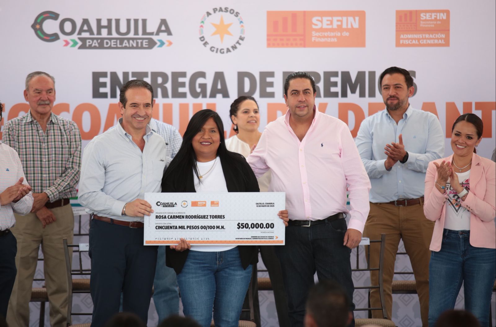 ENTREGA GOBIERNO DEL ESTADO PREMIOS A LOS CONTRIBUYENTES CUMPLIDOS EN SU PAGO DE PLACAS