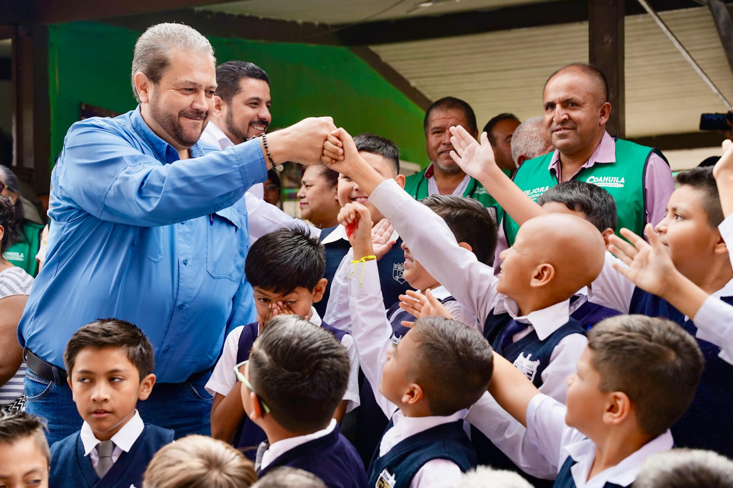 Fortalece Tomás con equipo escuelas de Ramos