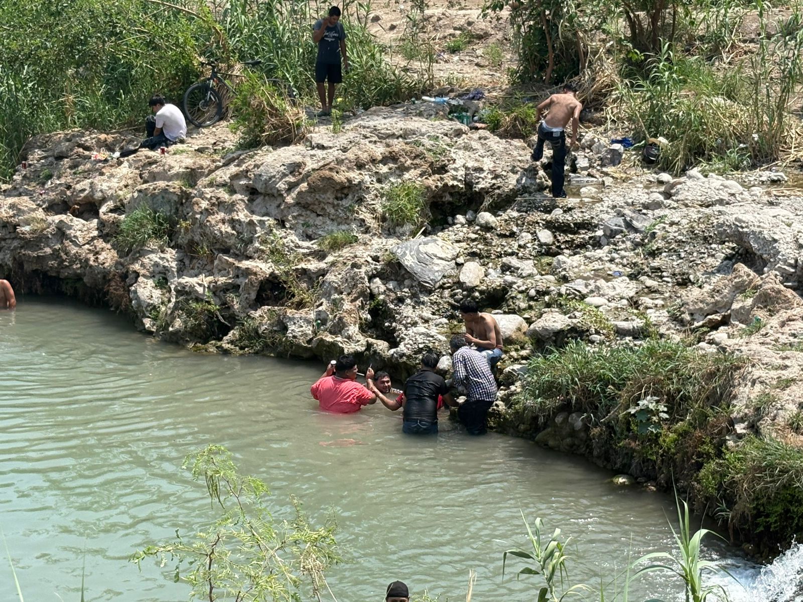 Reviven lluvias al Charco Azul