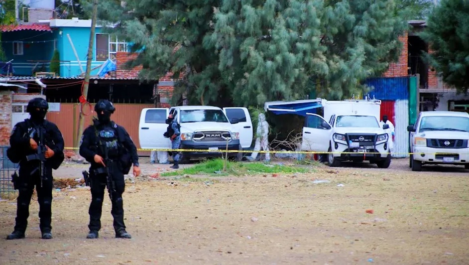 Localizan fosa clandestina con al menos 10 cuerpos en Irapuato