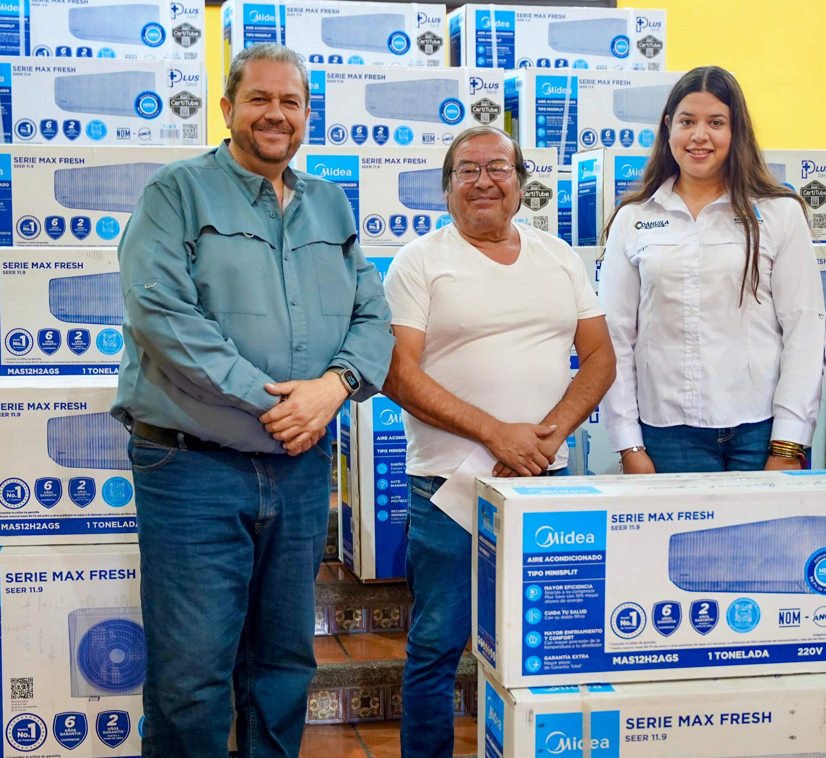 Avanza con éxito entrega de minisplits en Ramos