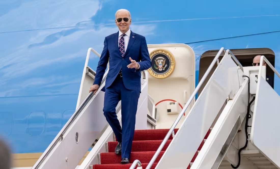 Equipo de Biden consideró trasladarlo en silla de ruedas; libro revela decadencia del exmandatario de EU
