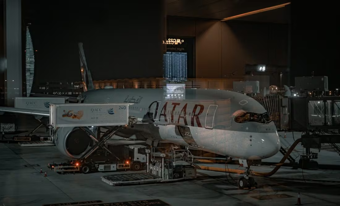 Qatar Airways acuerda comprar 160 aviones a Boeing durante visita de Trump; «compra histórica» superará los 200 mil mdd