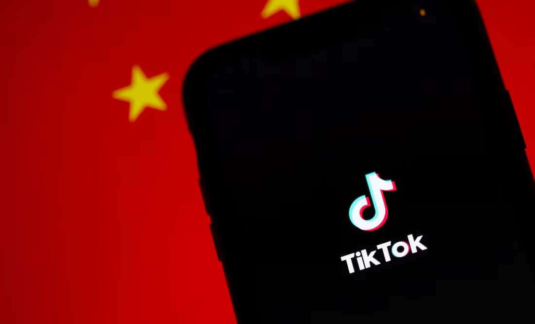 China niega que exija acceso a datos de usuarios de TikTok; la UE multó a la plataforma por protección deficiente