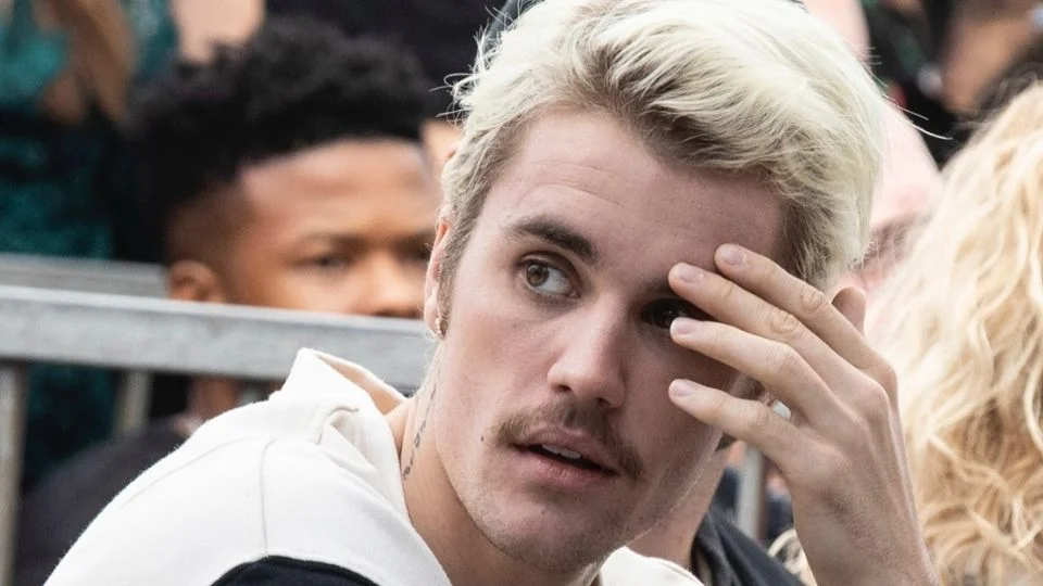 Reportan que Justin Bieber vendió su catálogo musical y estuvo al borde de la bancarrota