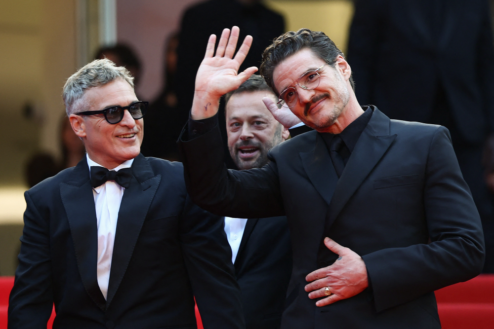 Pedro Pascal y Joaquin Phoenix desfilan en la alfombra roja de Cannes en el estreno de «Eddington»