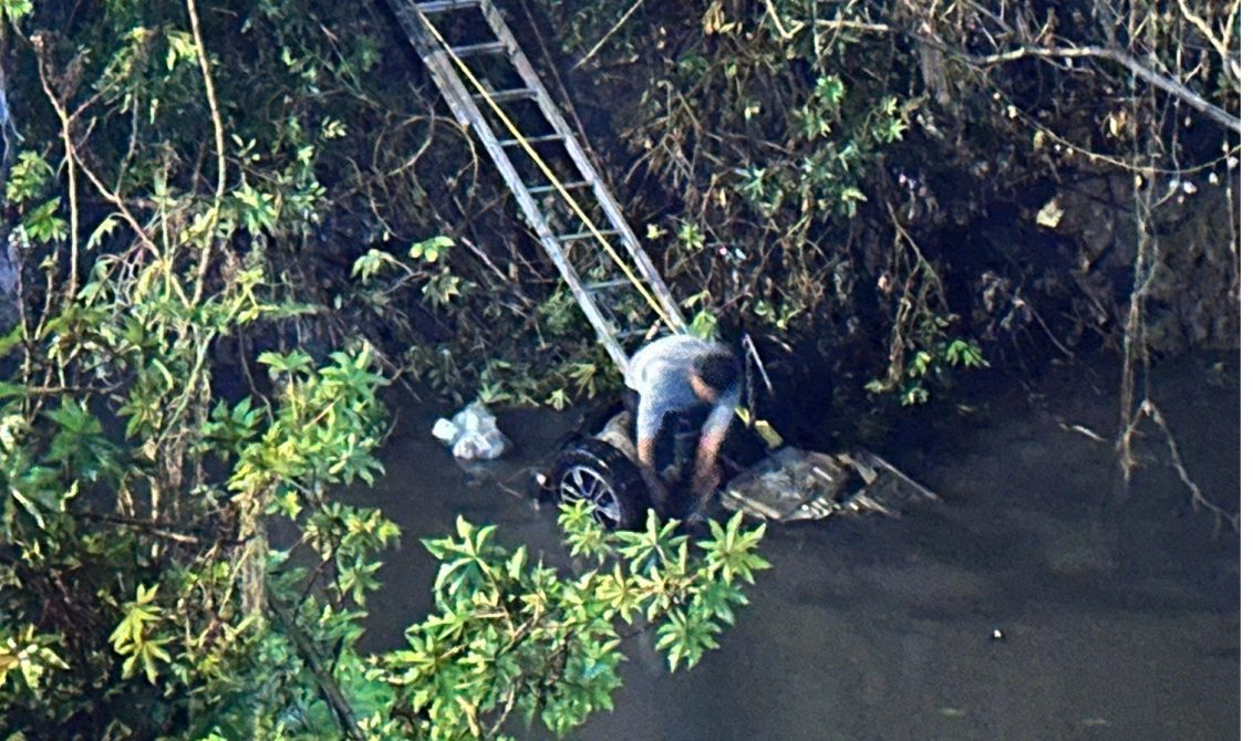 Identifican a personas que fallecieron tras caer auto en canal Emisor Poniente; eran estudiantes de la FES Cuautitlán