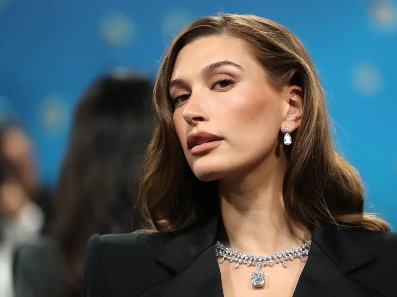 Hailey Bieber cuenta que casi pierde la vida tras dar a luz a su hijo Jack