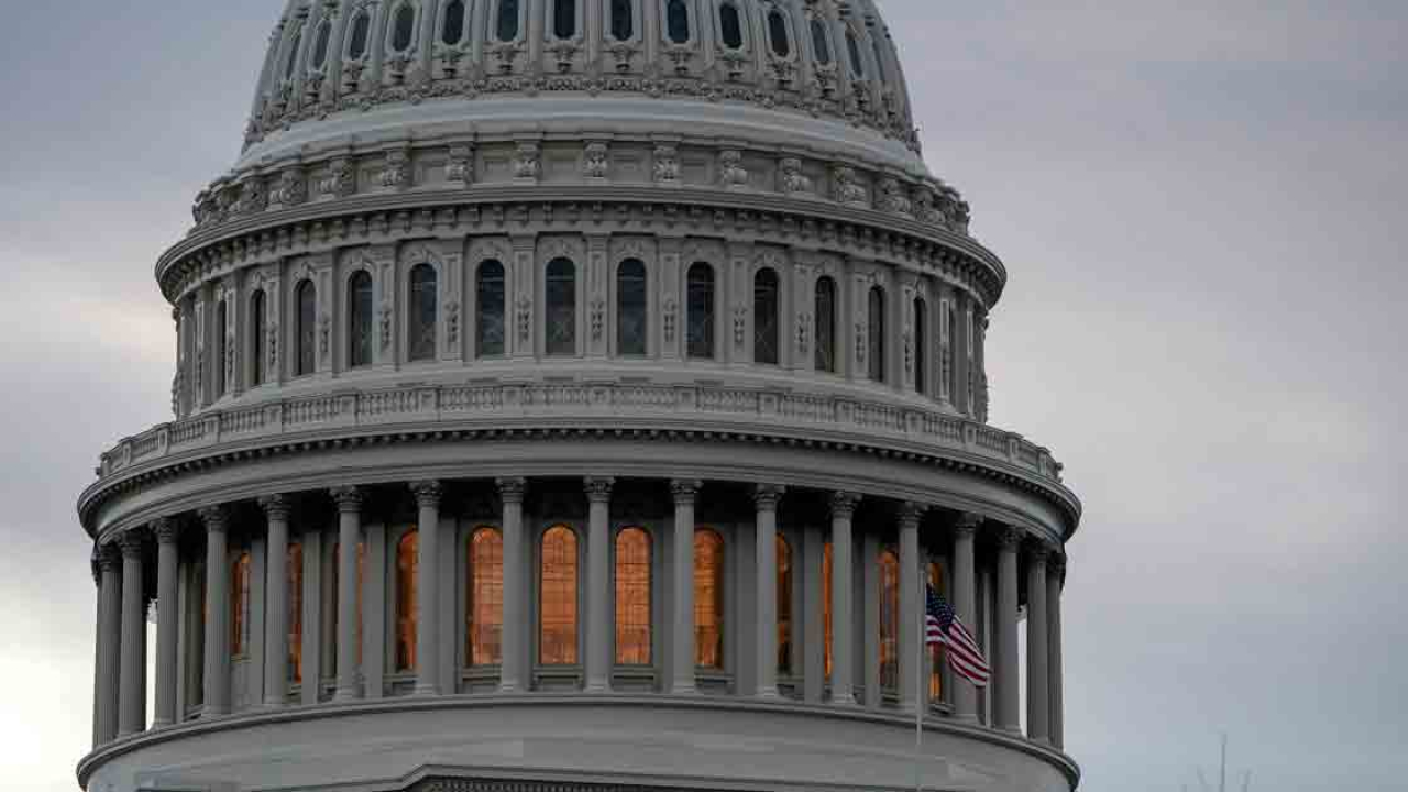 La Cámara de Representantes aprueba la ley fiscal de Trump que busca gravar las remesas y la envía al Senado