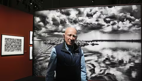 Una leucemia causó el fallecimiento de Sebastião Salgado; la familia del fotógrafo informó los detalles