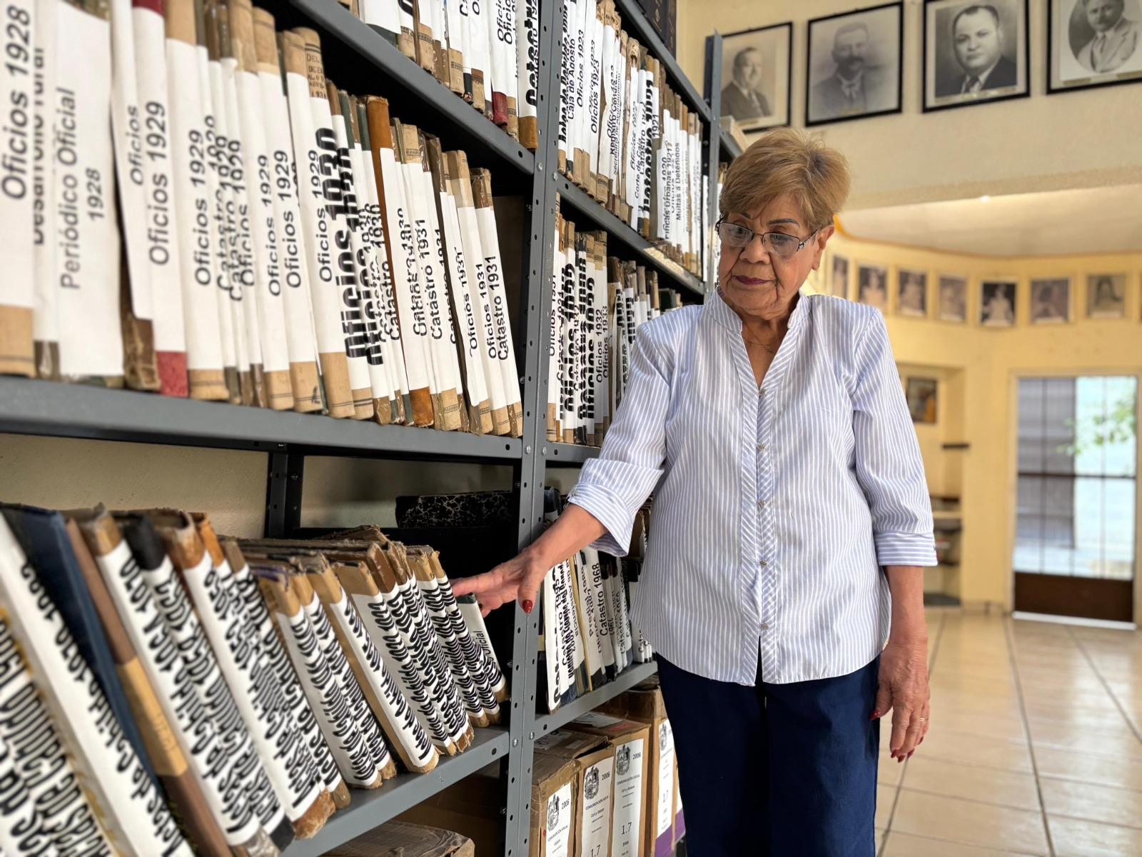 Avanza clasificación, resguardo y digitalización de documentos históricos de Parras