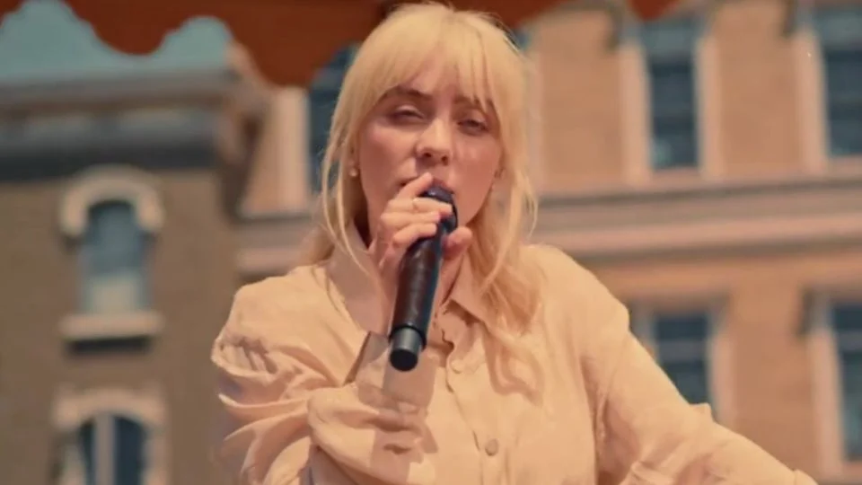 Billie Eilish arrasa en los American Music Awards: se llevó los galardones al álbum y artista del año
