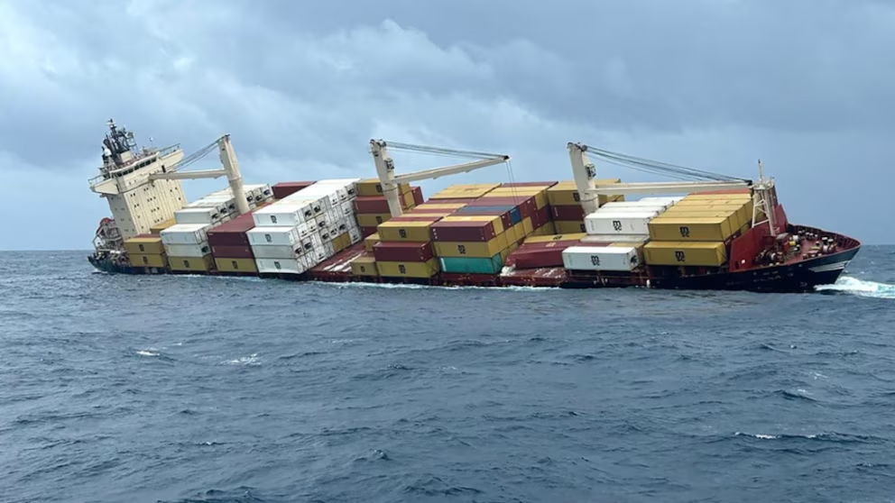 El supuesto barco de Temu que “traía pedidos a Colombia”, pero naufragó en la India