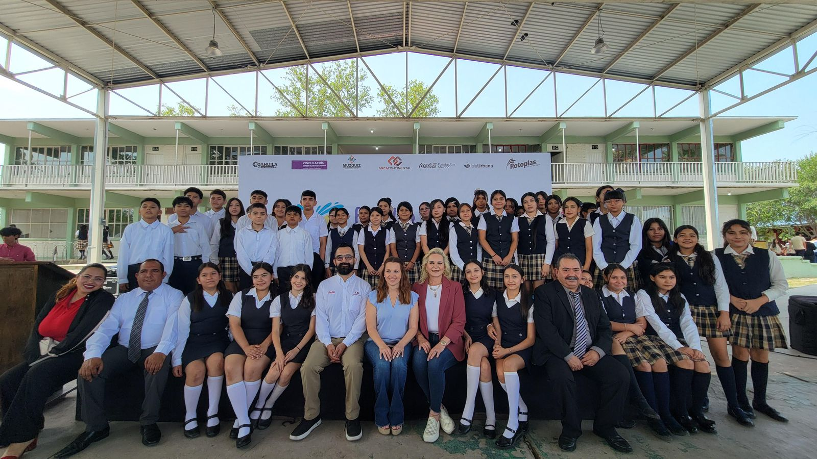 Inauguran Programa “Escuelas con Agua” en Múzquiz: Más de 2,500 alumnos beneficiados con sistemas de captación pluvial