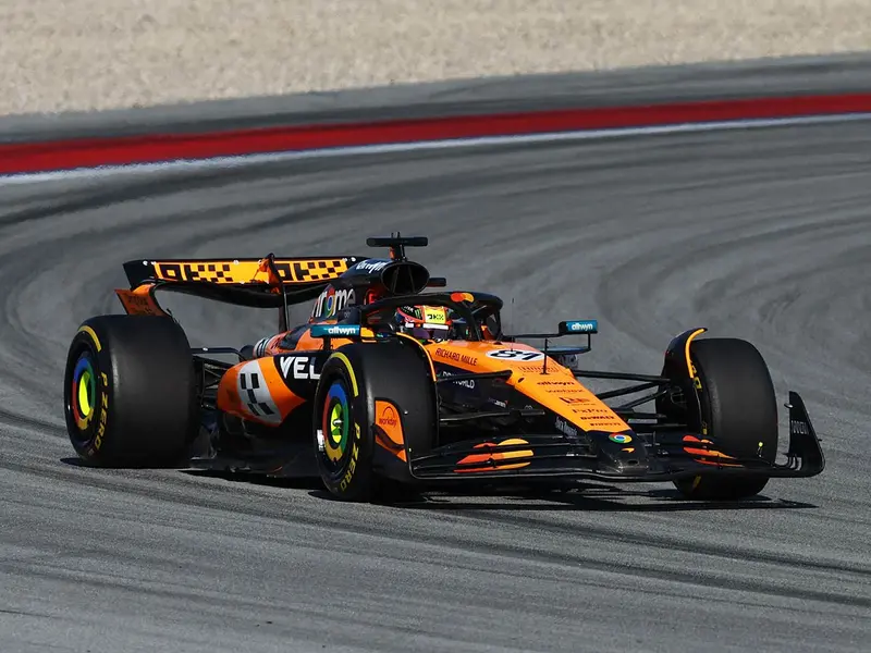 Oscar Piastri gana la ‘pole’ del GP de España