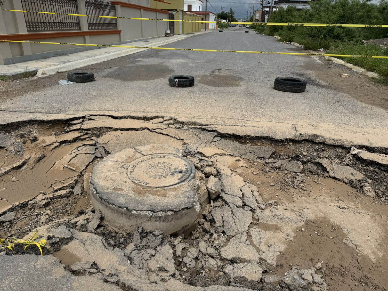 Se abre Socavón en la avenida Ramos Arizpe en Sabinas