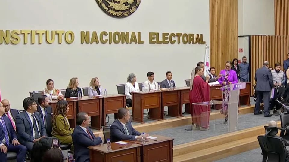 Entrega INE constancia de mayoría a próximos ministros