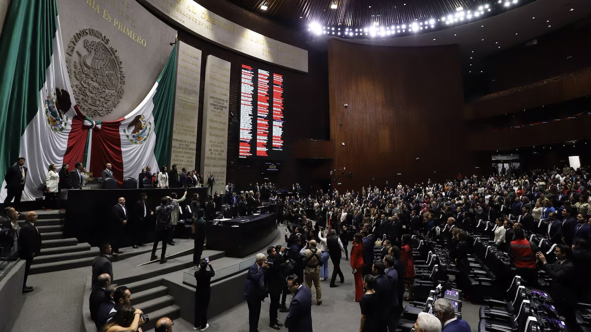 Amarra Morena las afores; diputados aprueban reforma para regular retiros