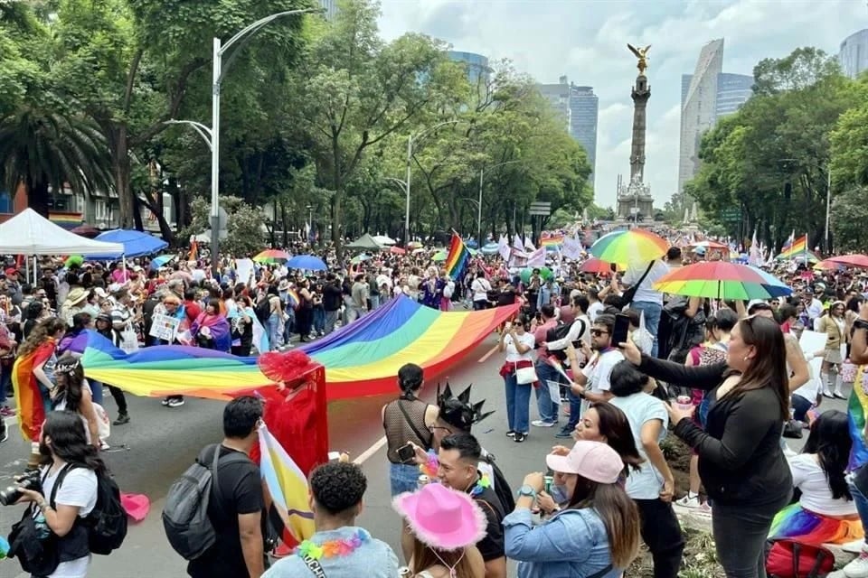 Marcha comunidad LGBT+ por reformas y respeto a DH