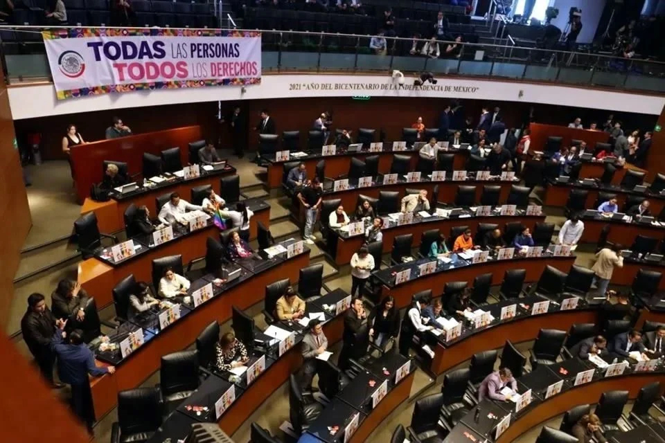 Avala Senado Comisión Nacional Antimonopolio
