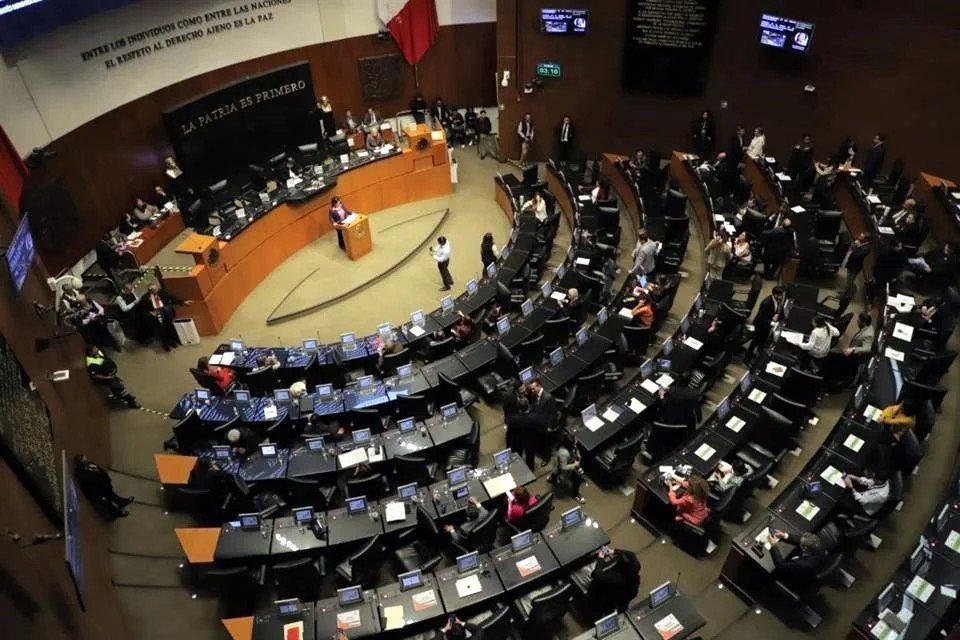 Son senadores mexicanos segundos mejor pagados en AL