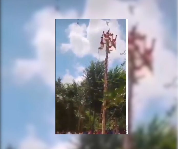 Colapsa estructura en danza de voladores de Papantla