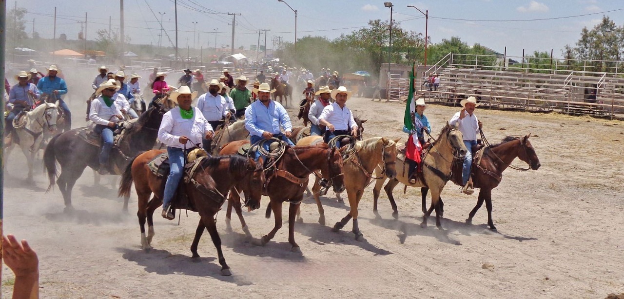 Cabalgata de NR se separa de Astroferia