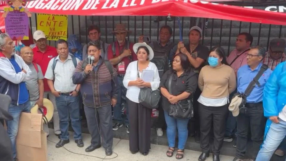Entra CNTE a Segob, pero acusa cerrazón