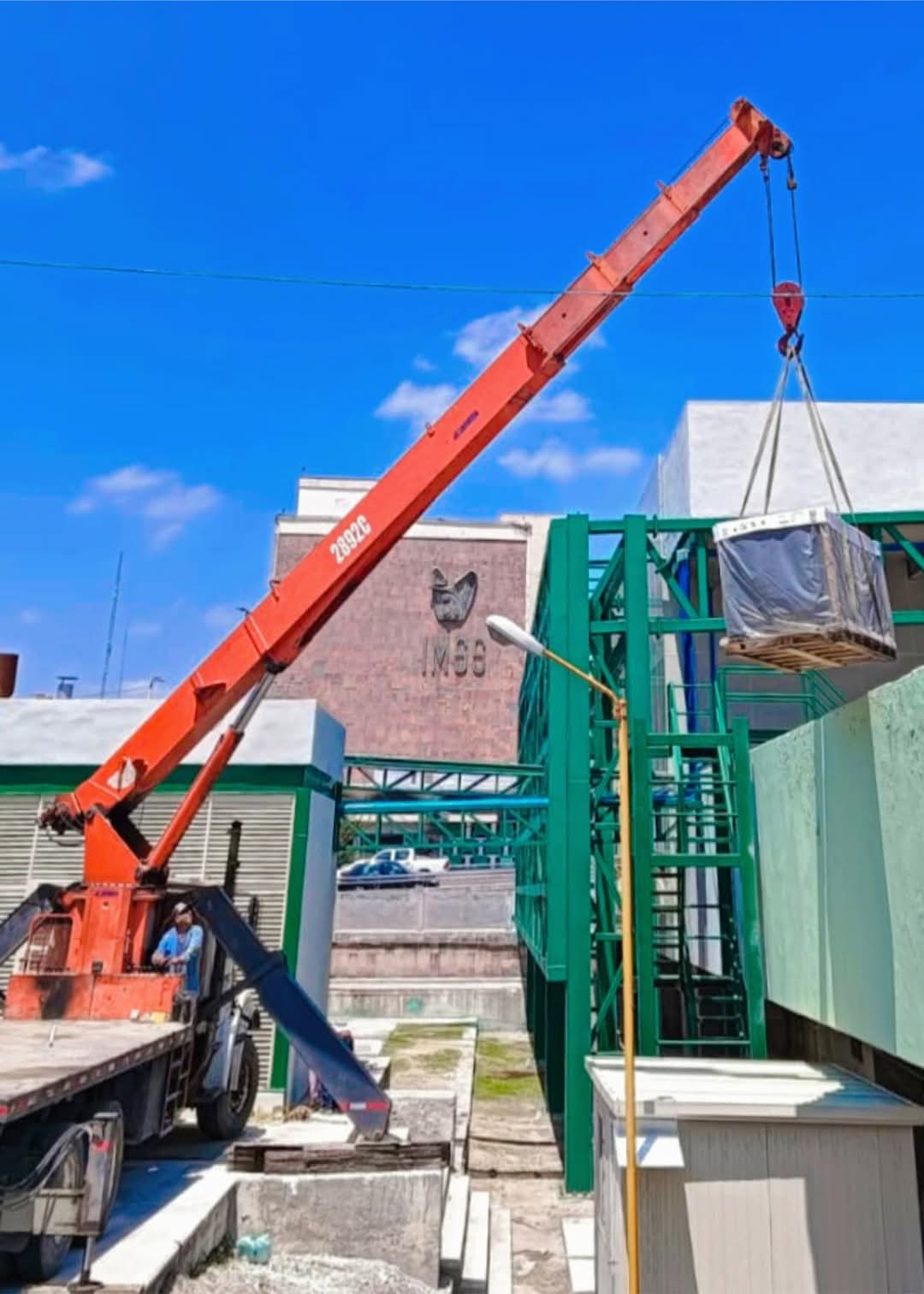 Instalan climas en quirófanos de IMSS