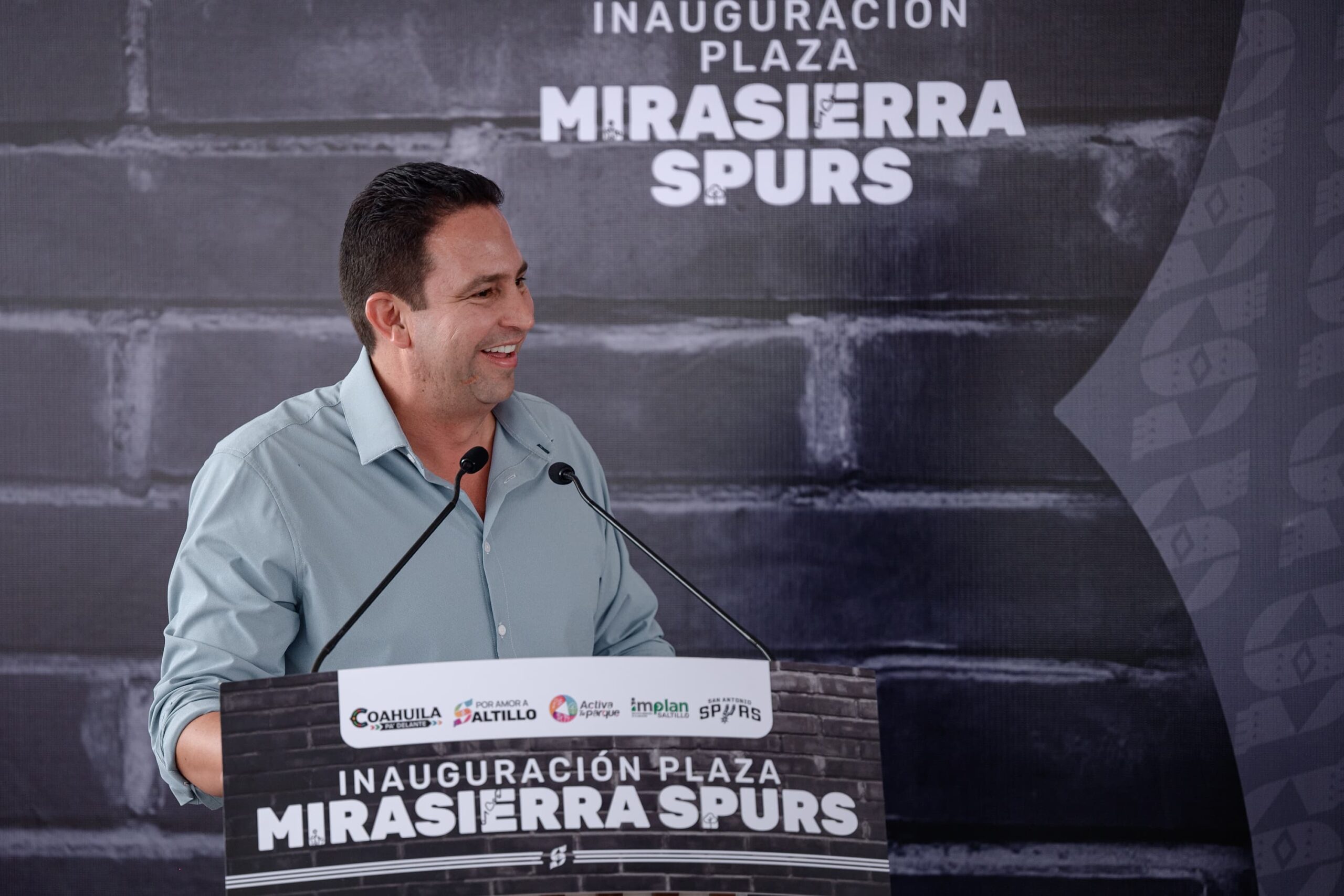 Spurs y Gobierno entregan renovada Plaza Mirasierra
